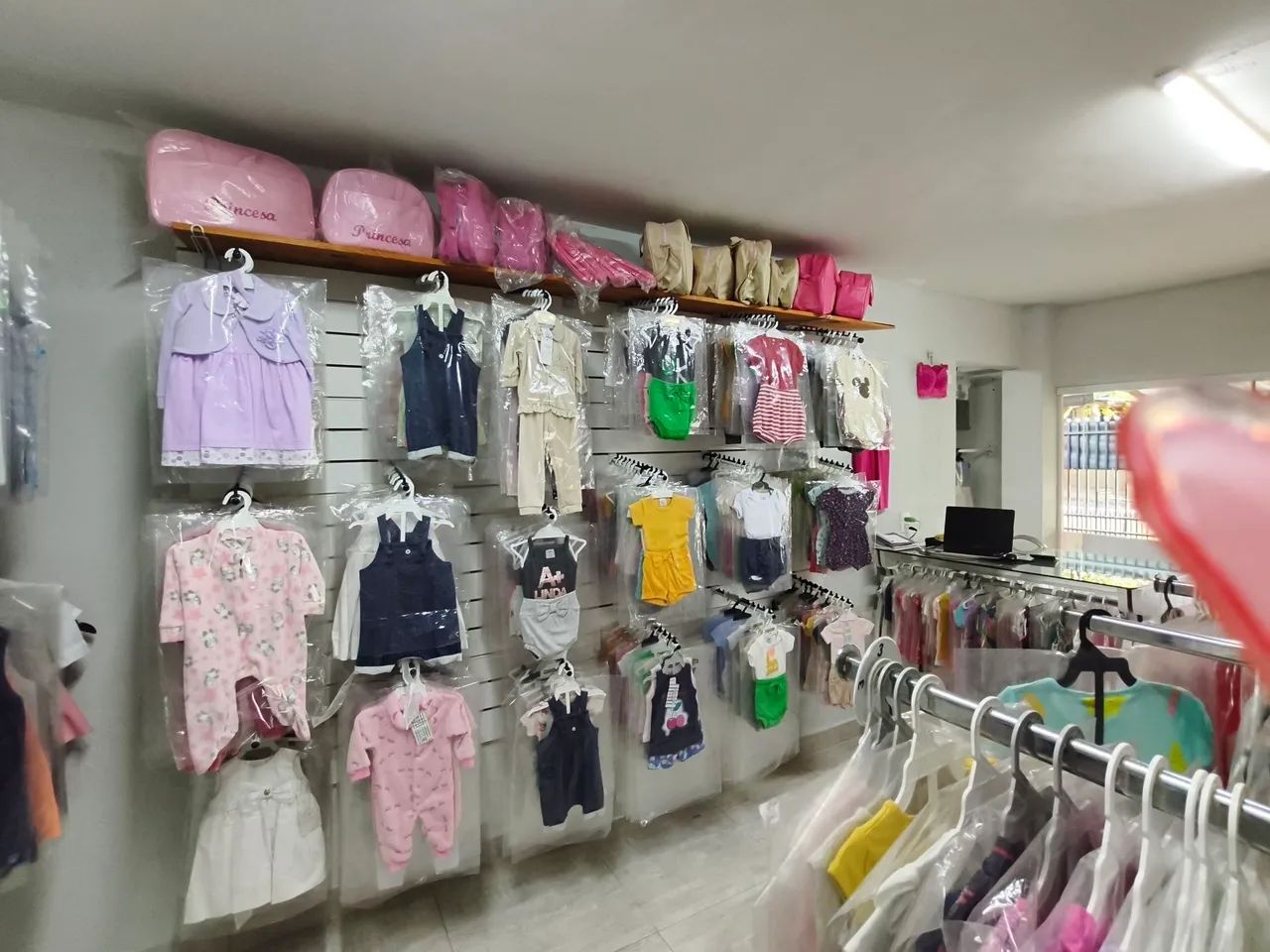 Vende se ou aceito troca Loja Moda e Moda íntima....Parcelamos em até 18x no cartão . - Foto 3