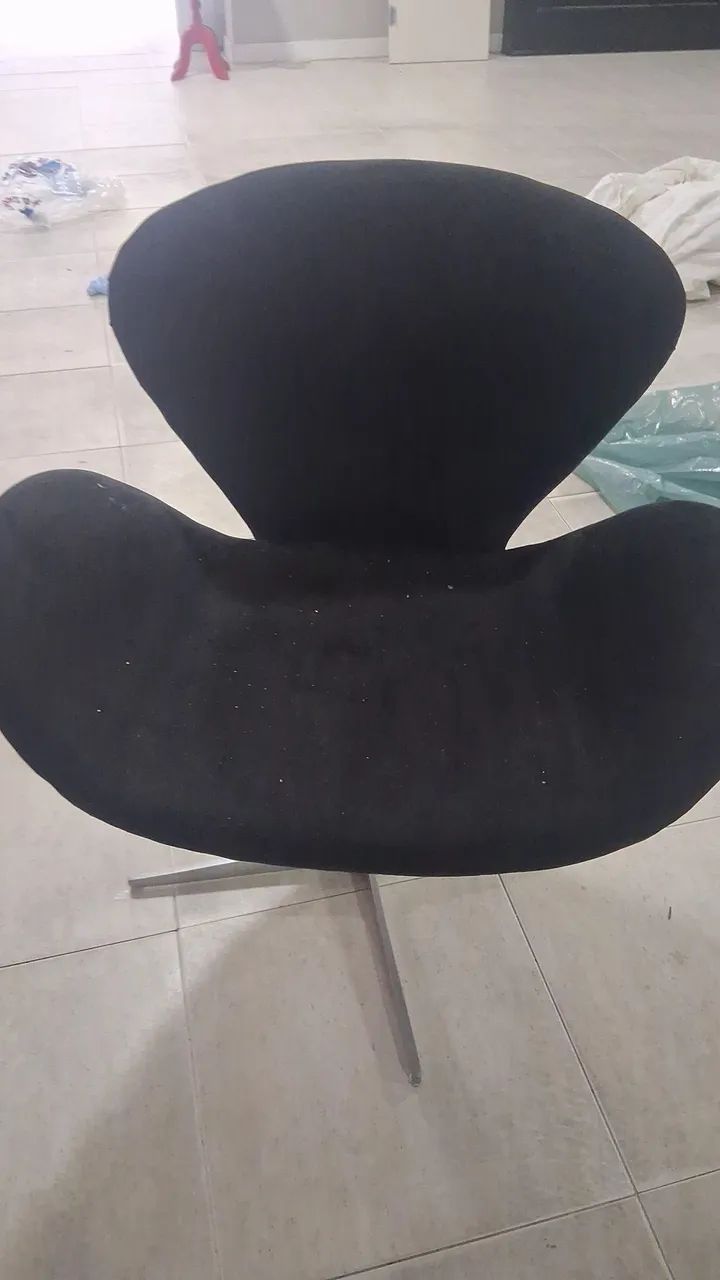Vendo poltrona aveludada 
