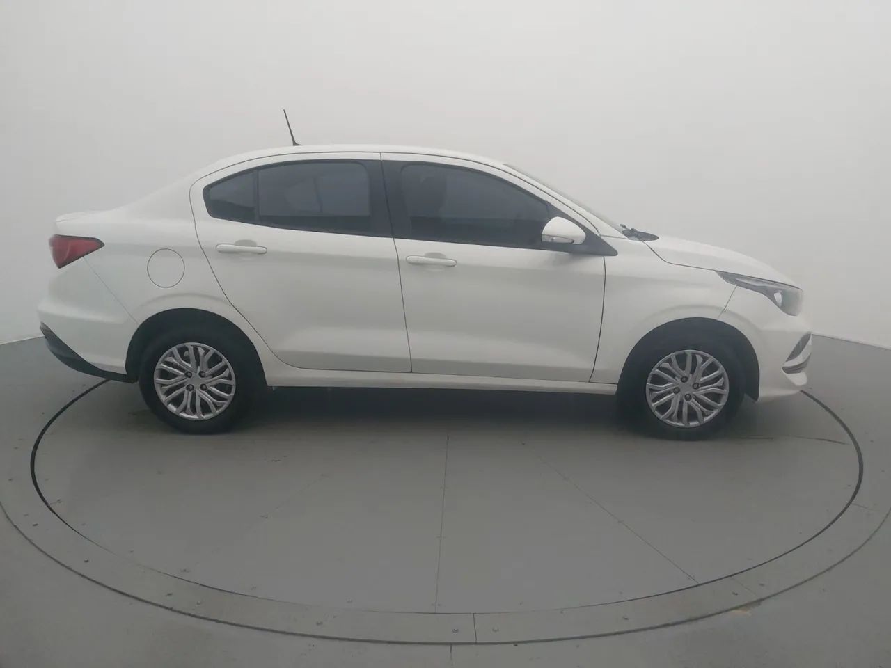 Fiat Cronos Drive 1.0 6V, foto 6 de 18