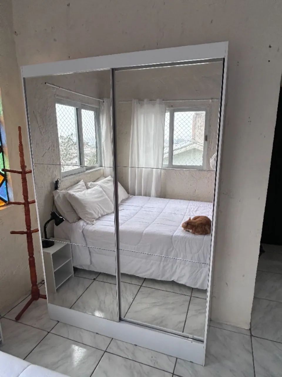 Guarda Roupa portas de correr com espelho - Foto 2