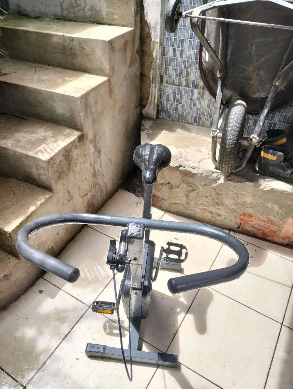 Bicicleta ergométrica em perfeito estado,chama no WhatsApp *50 - Foto 3