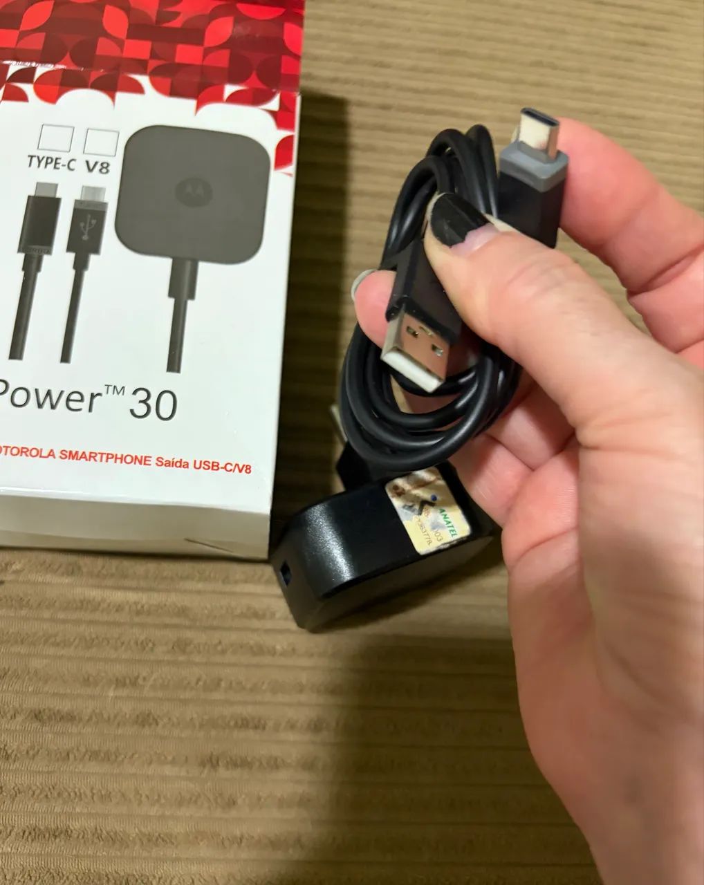 Carregador com saída USB  - Foto 3