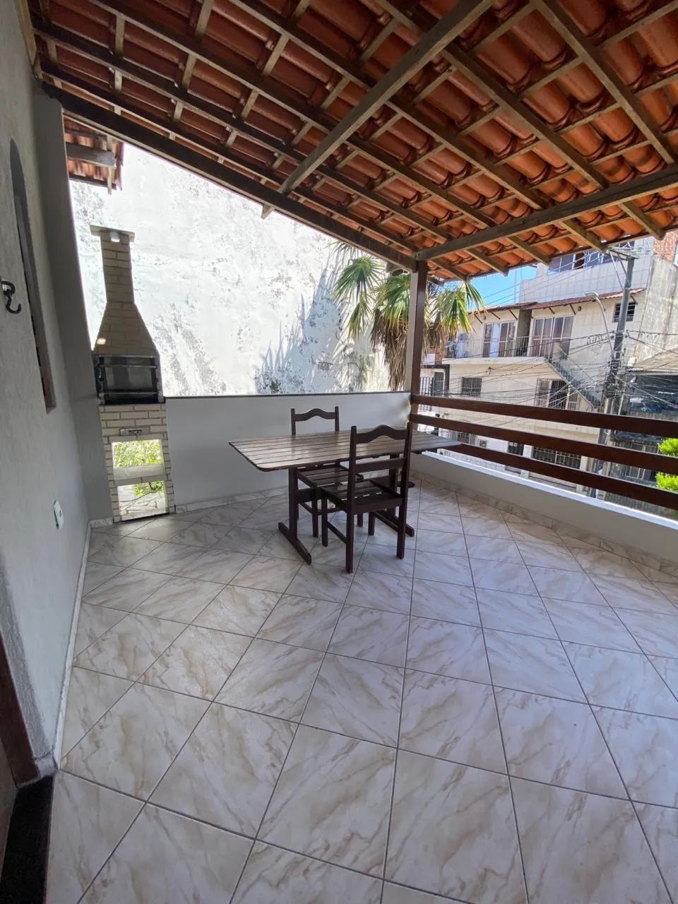 Alugo casa