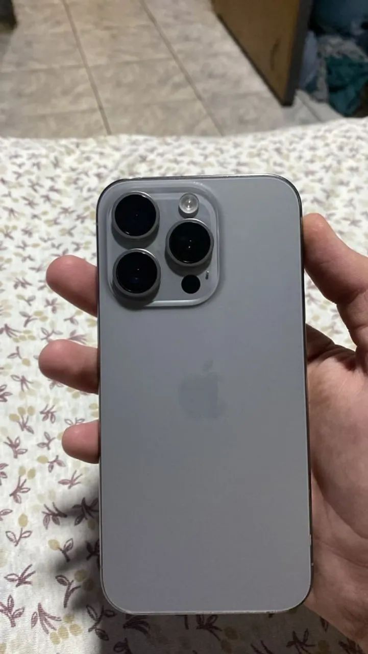 iPhone 15 pro - Foto 2