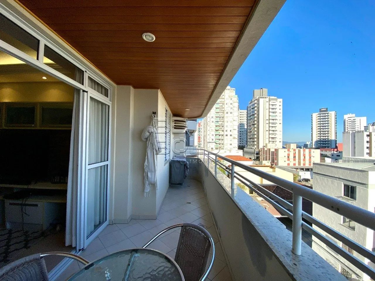 Apartamento amplo com 3 dormitórios em Campinas - Foto 2