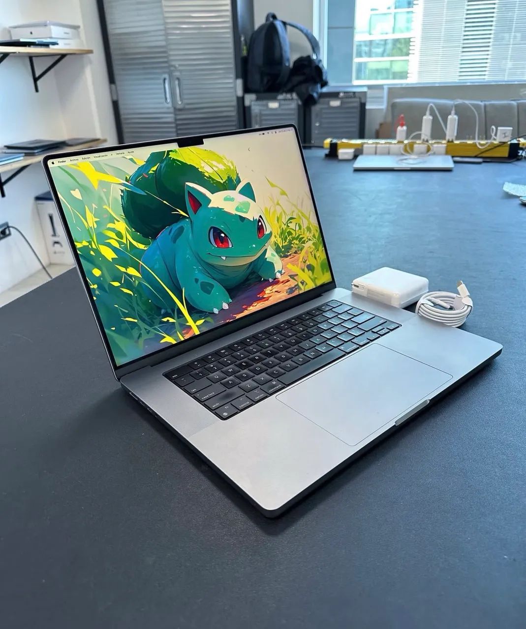 MACBOOK PRO | i9 | 16 GB | 1 TB SSD 