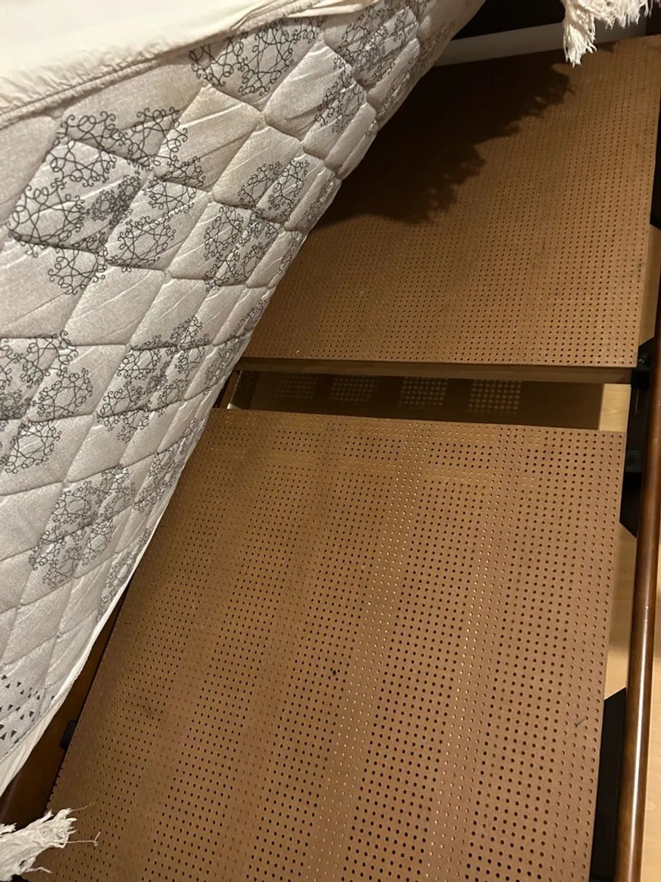 Cama de solteiro de madeira com colchão  - Foto 2