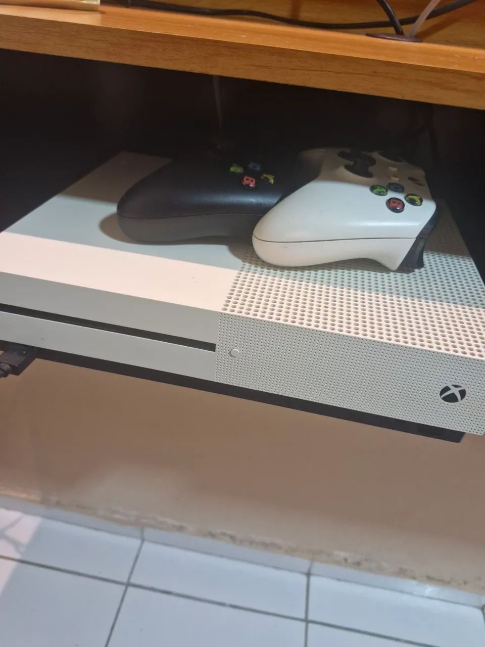 Vende-se Xbox One S 