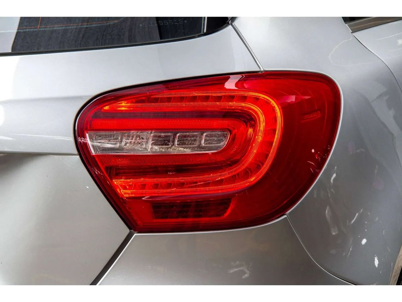 Mercedes-Benz Classe A A-200 A 200 1.6 Turbo, foto 7 de 16