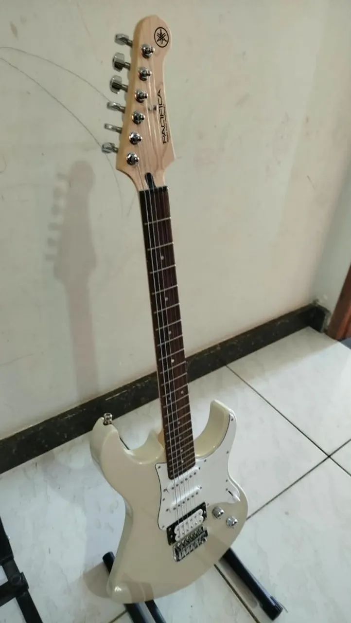 Guitarra Yamaha 112v - Foto 2