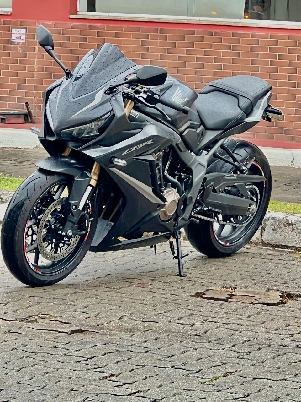 Cbr 650 r  - Foto 5
