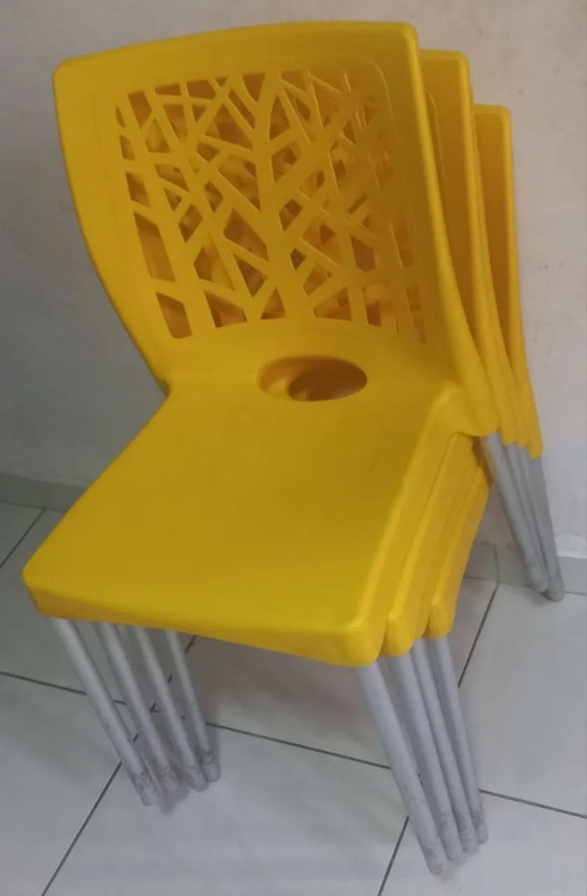 Mesa com 4 cadeiras. - Foto 2