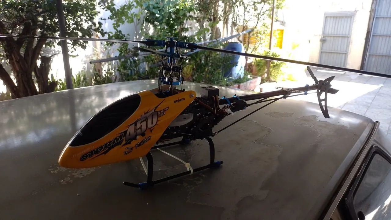 helicóptero de controle remoto - Foto 2