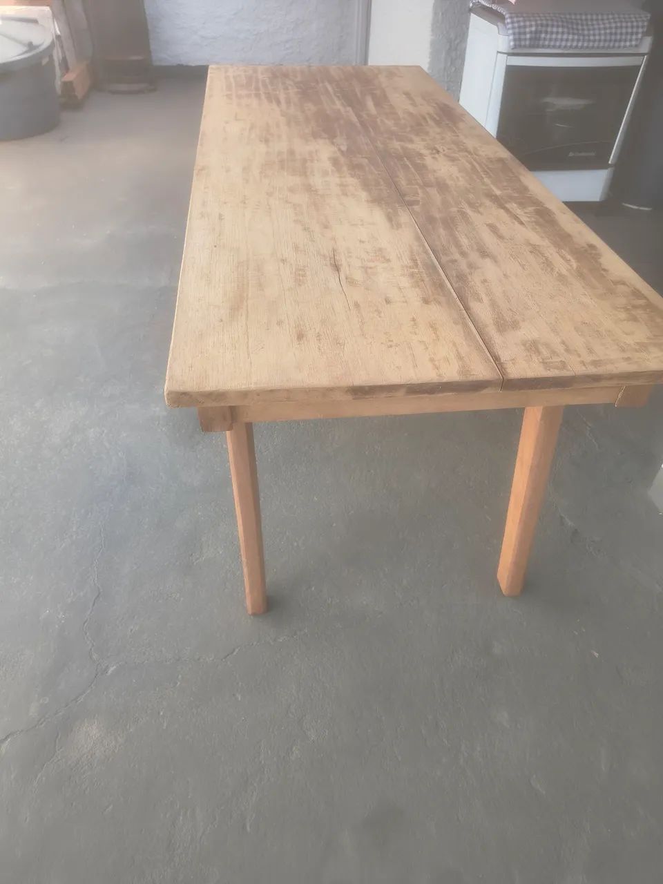 Mesa de madeira rústica 