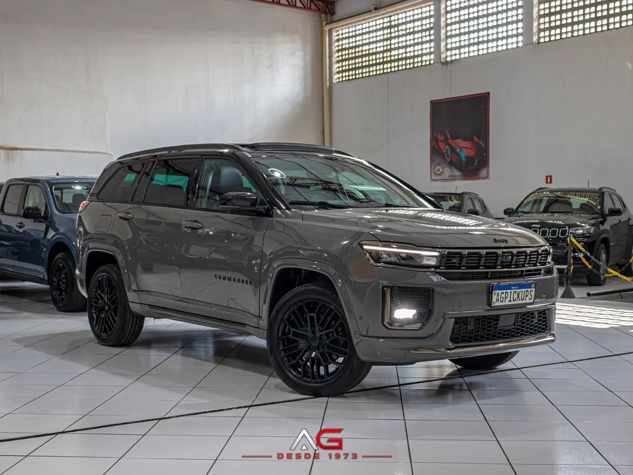 Jeep Commander Black Hurricane 2.0 4x4 TB Aut, foto 16 de 20