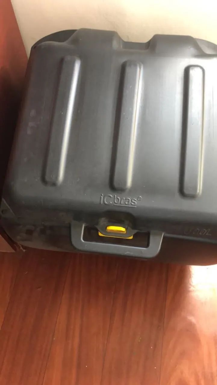 Baú plástico 100L