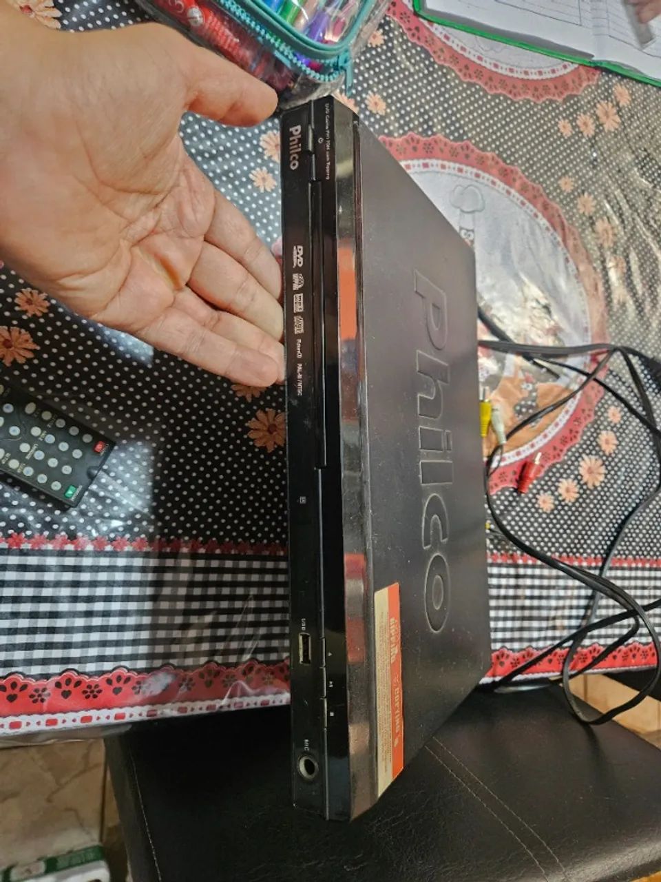 dvd philco ph170n  com controle e cabos - Foto 5