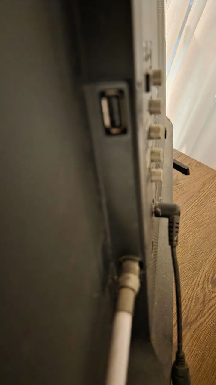 TV LED 32" Samsung (Modelo UN32J4000) - NÃO É SMART - Foto 2