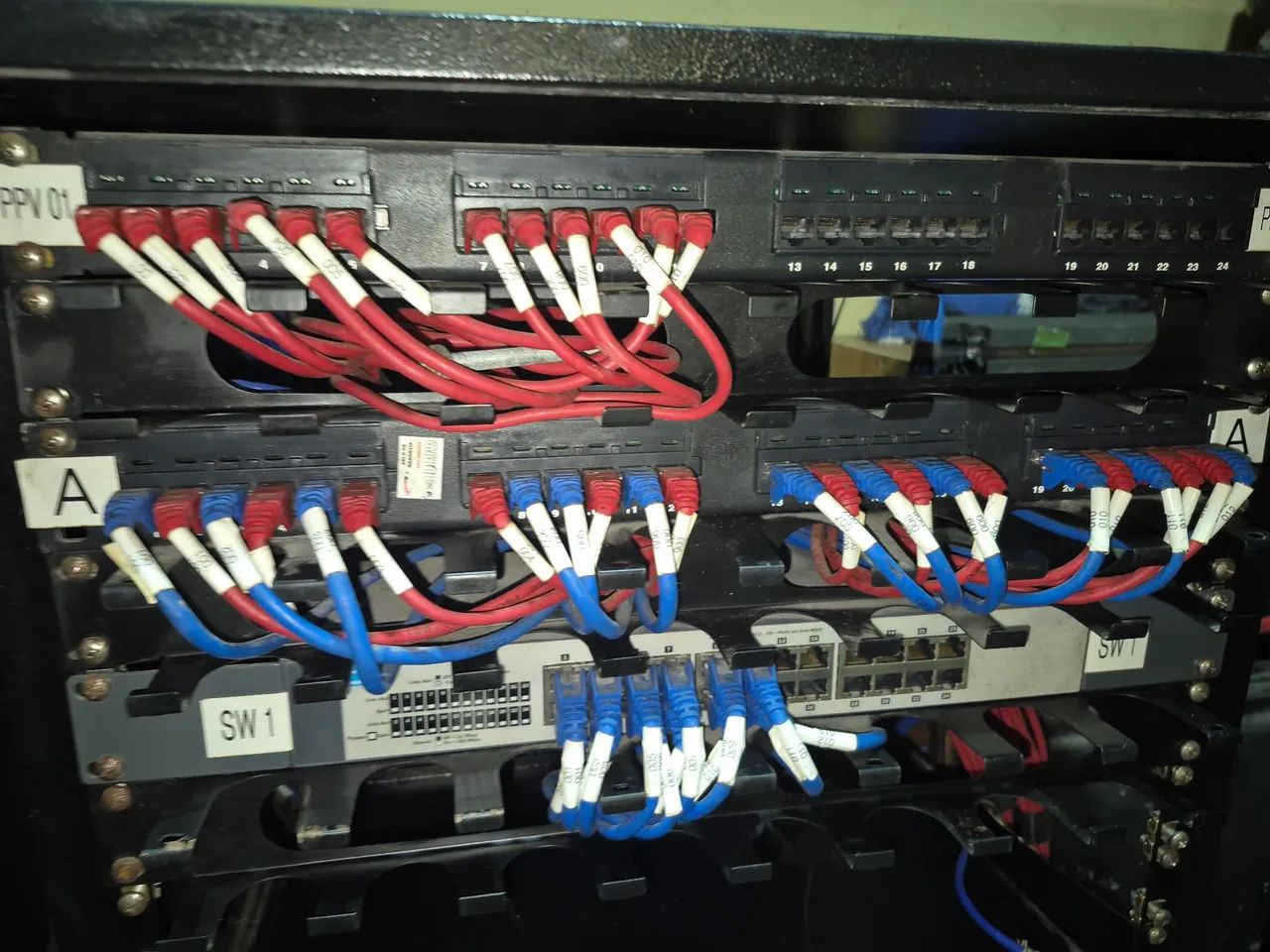 Rack servidor de parede + switch HP V1410-24 - Foto 4