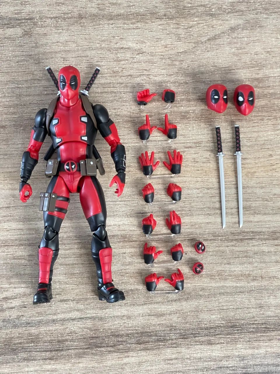 Deadpool mafex original 1/12 