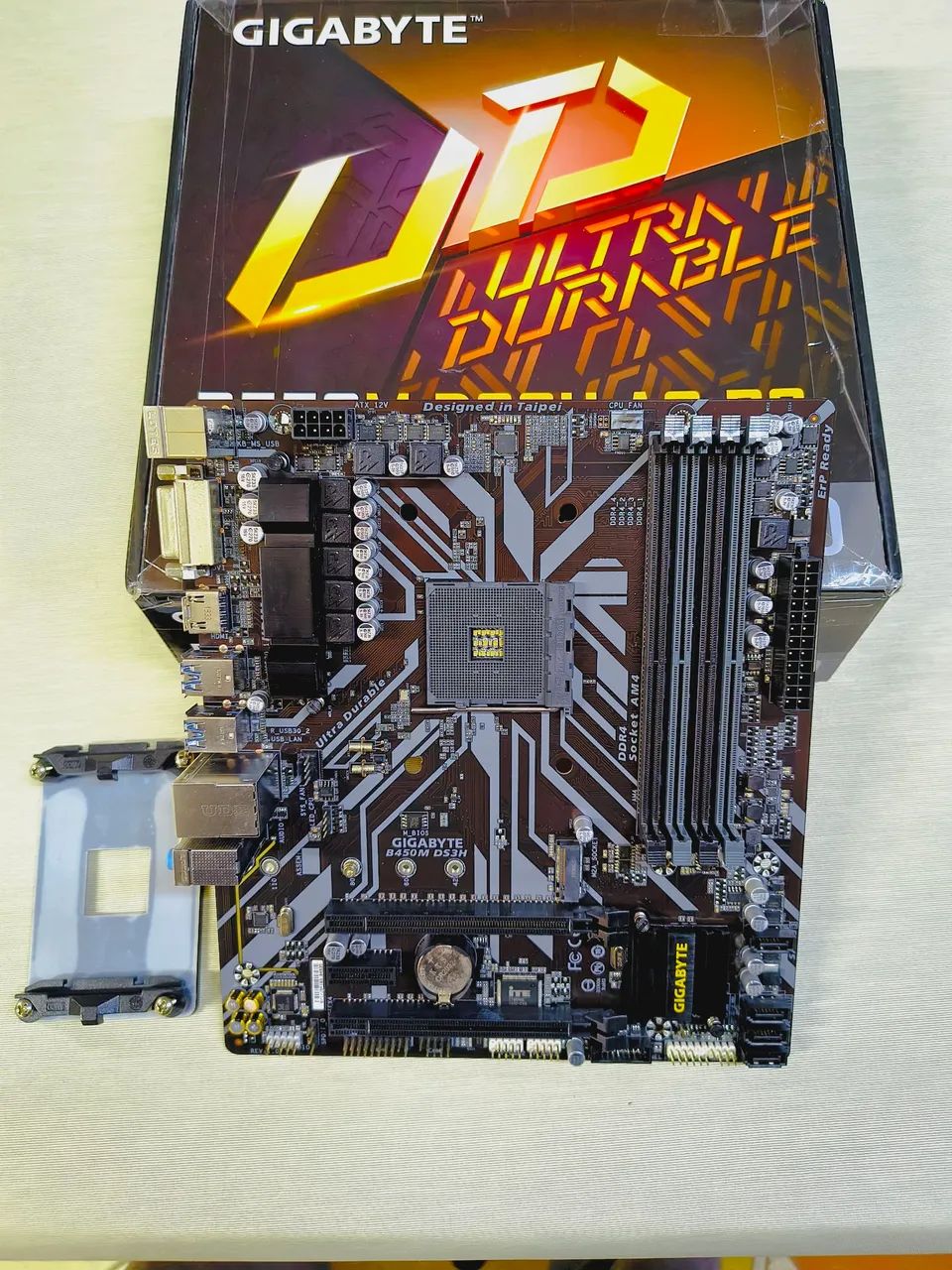 GIGABYTE B450M DS3H 