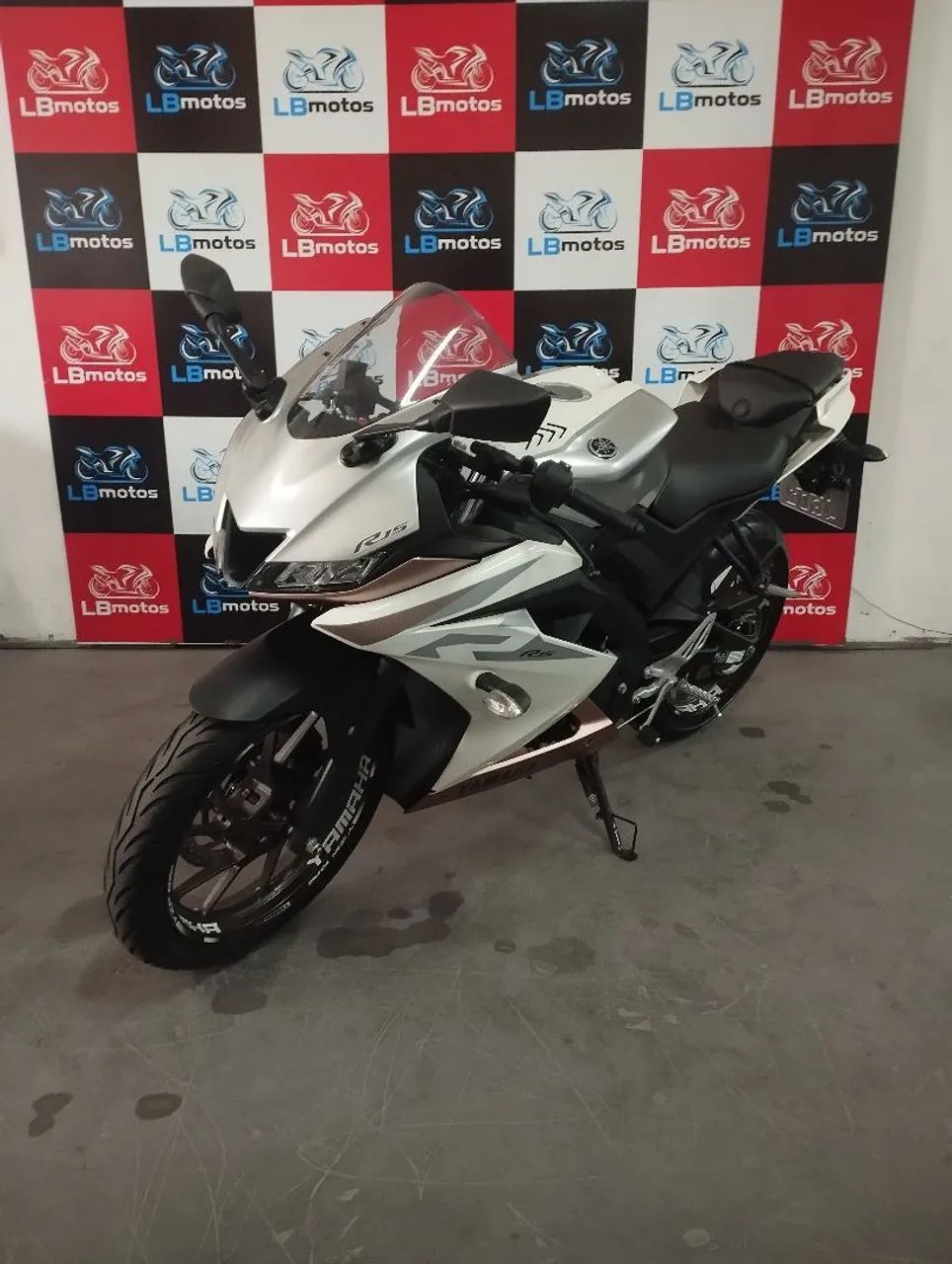 R-15 ABS - Foto 3
