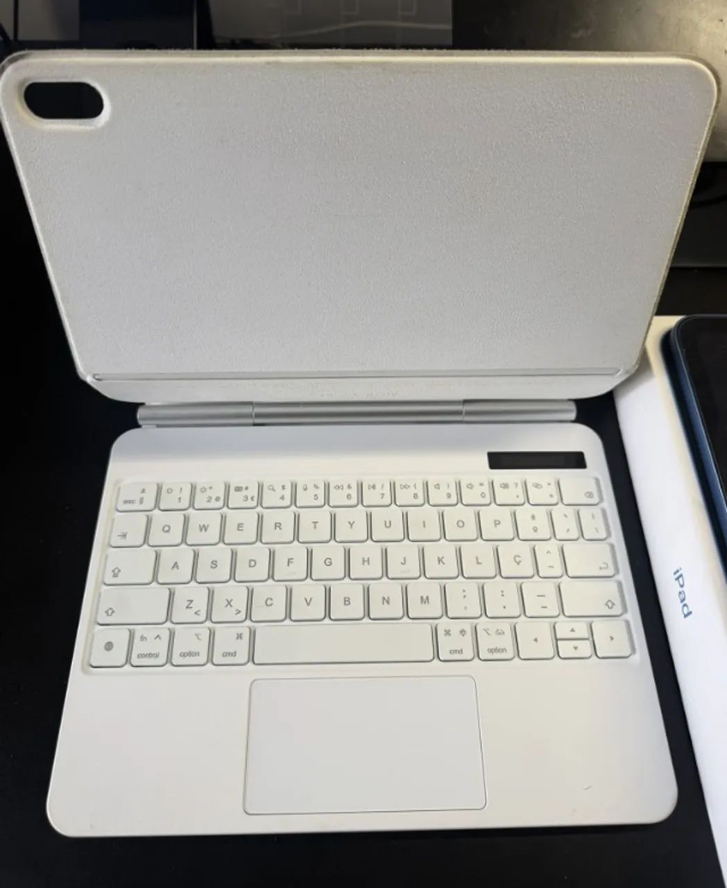 iPad 10ª Geração 256GB Wi-Fi Azul + Teclado e Caixa - Foto 3