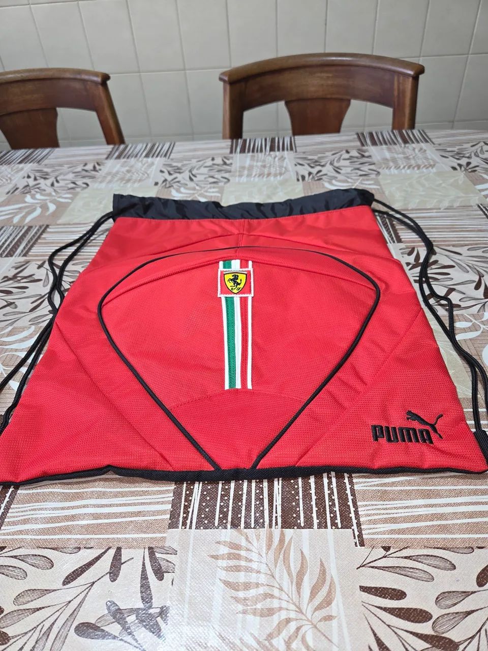 MINI MOCHILA FERRARI DA PUMA , TECIDO TEXTURIZADO  , NOVA ! - Foto 5