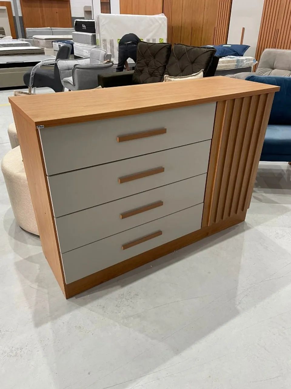 Cômoda Sapateira Ripada (QUEIMA DE SHOWROOM)