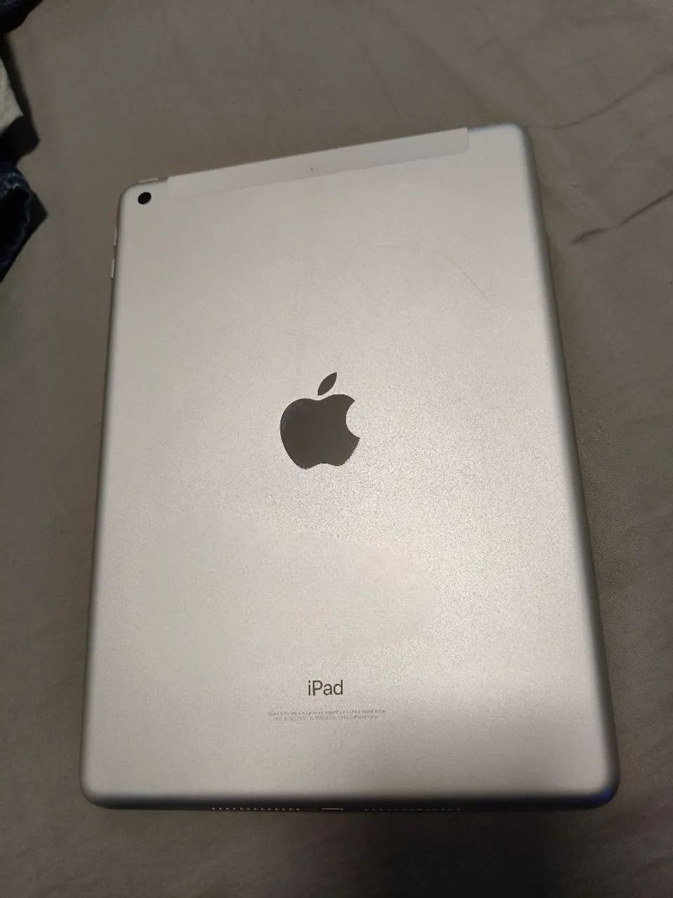 iPad 6ª Geração 128GB Wi-Fi + Cellular - Prata