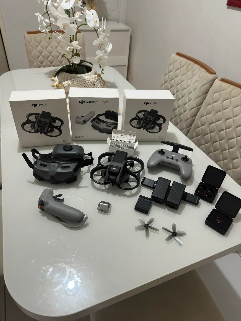 Drone dji avata explorer completo com fpv 