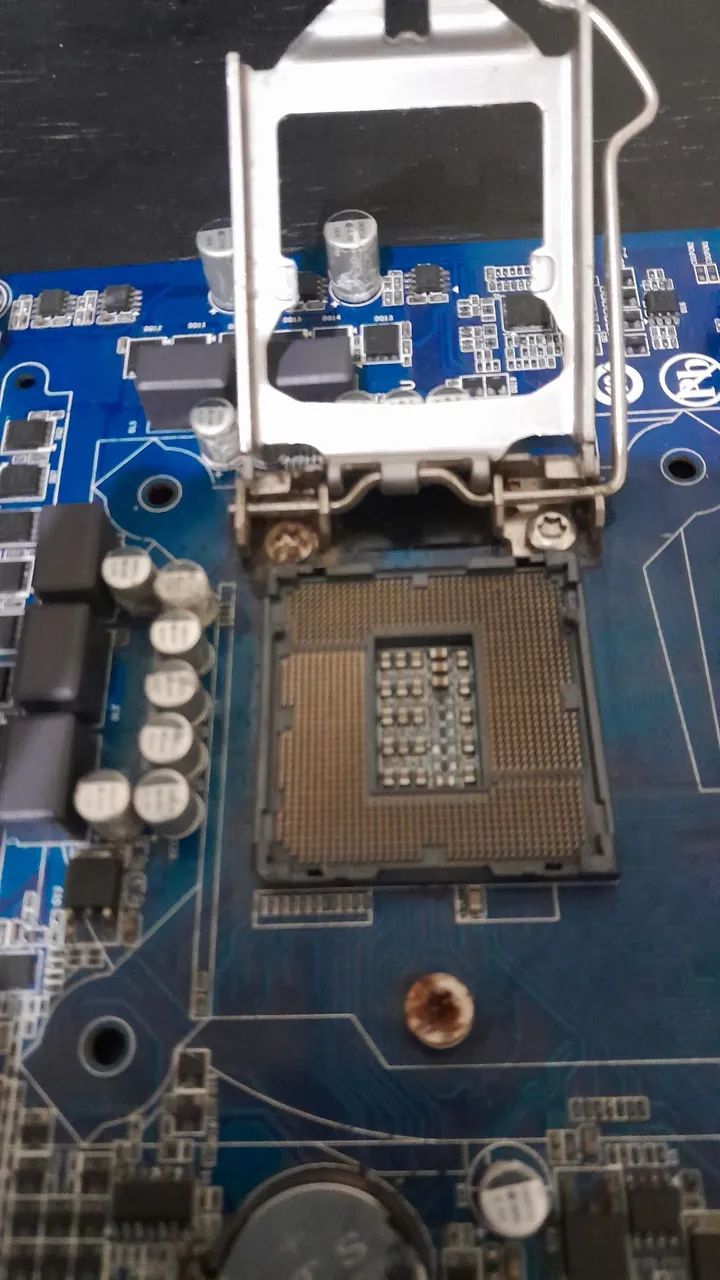Placa mãe lga 1155 h61 gigabyte  - Foto 2