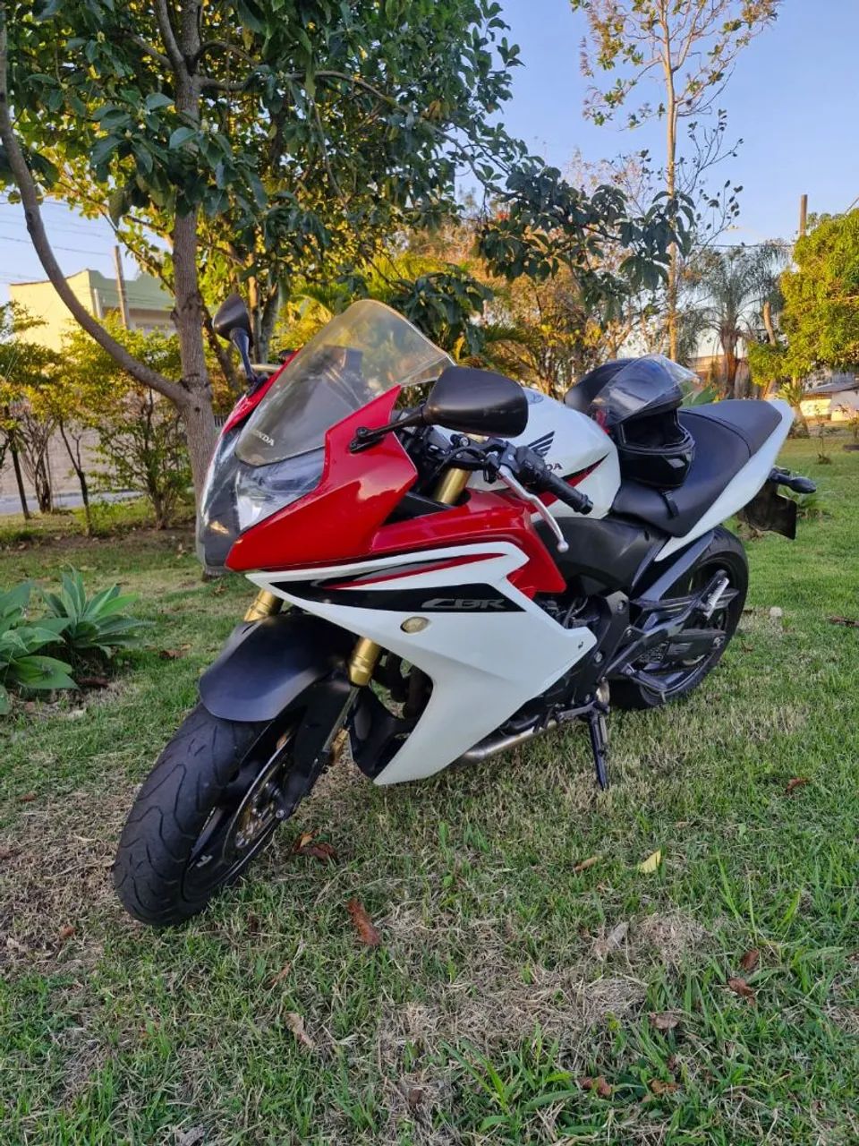 CBR 600 F conservada e de procedência 