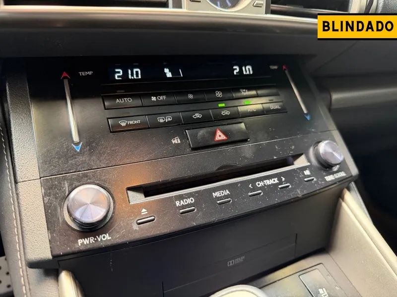 Lexus IS-250 F Sport 2.5 24V 208cv Aut., foto 5 de 19