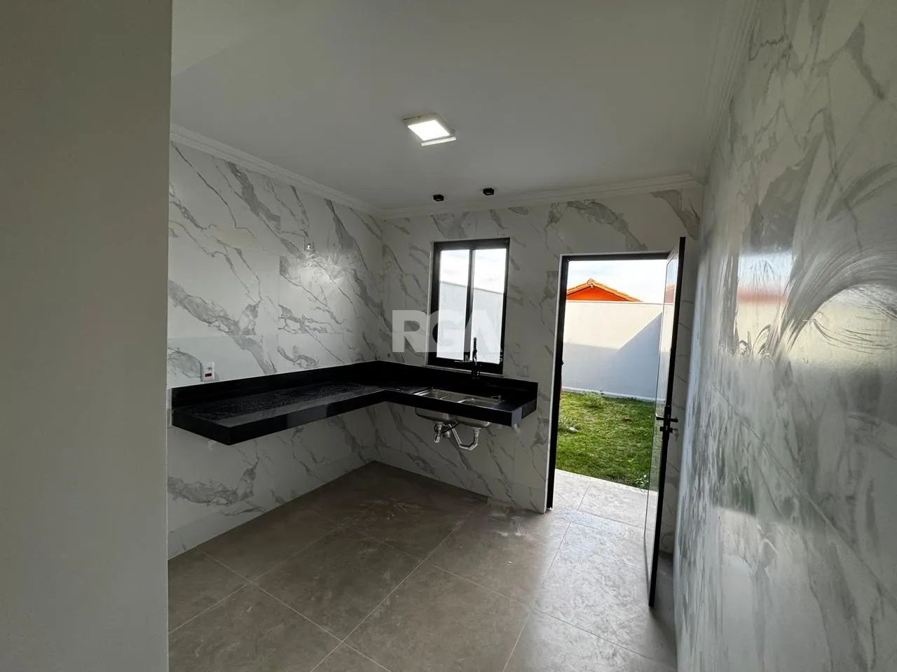 CASA GEMINADA DUPLEX COM 2 SUÍTES E QUINTAL  COPACABANA - Foto 5
