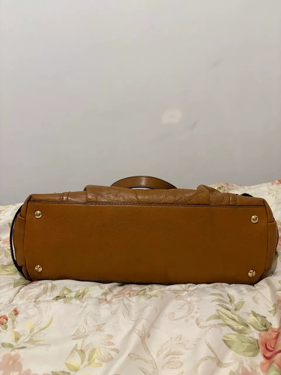 Bolsa Michael Kors Gansevoort caramelo  - Foto 4
