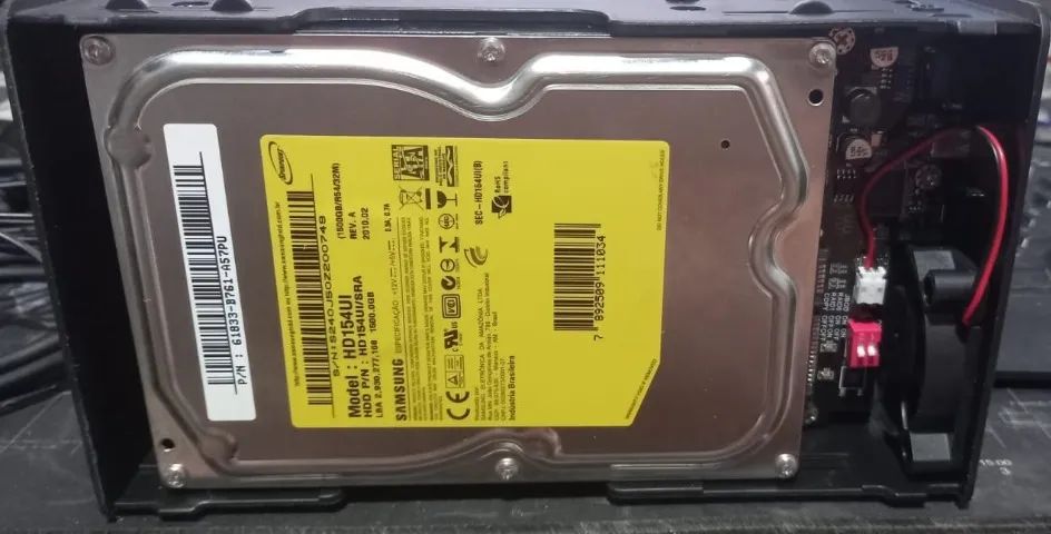 CASE EXTERNA COM 2 HDs (1TB+ 1.5TB) - Foto 3