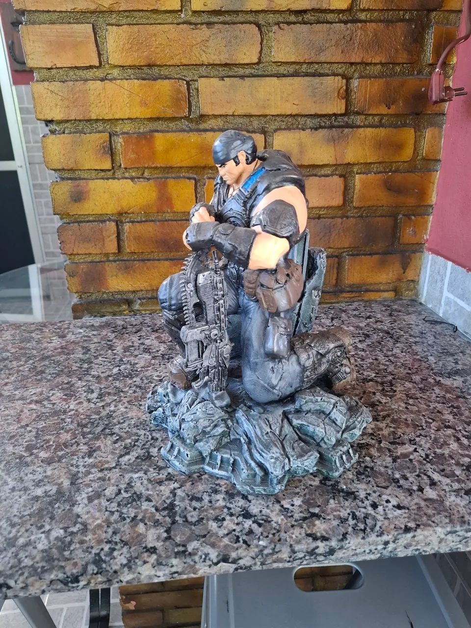 MARCUS FENIX - Colecionável em resina - Foto 2