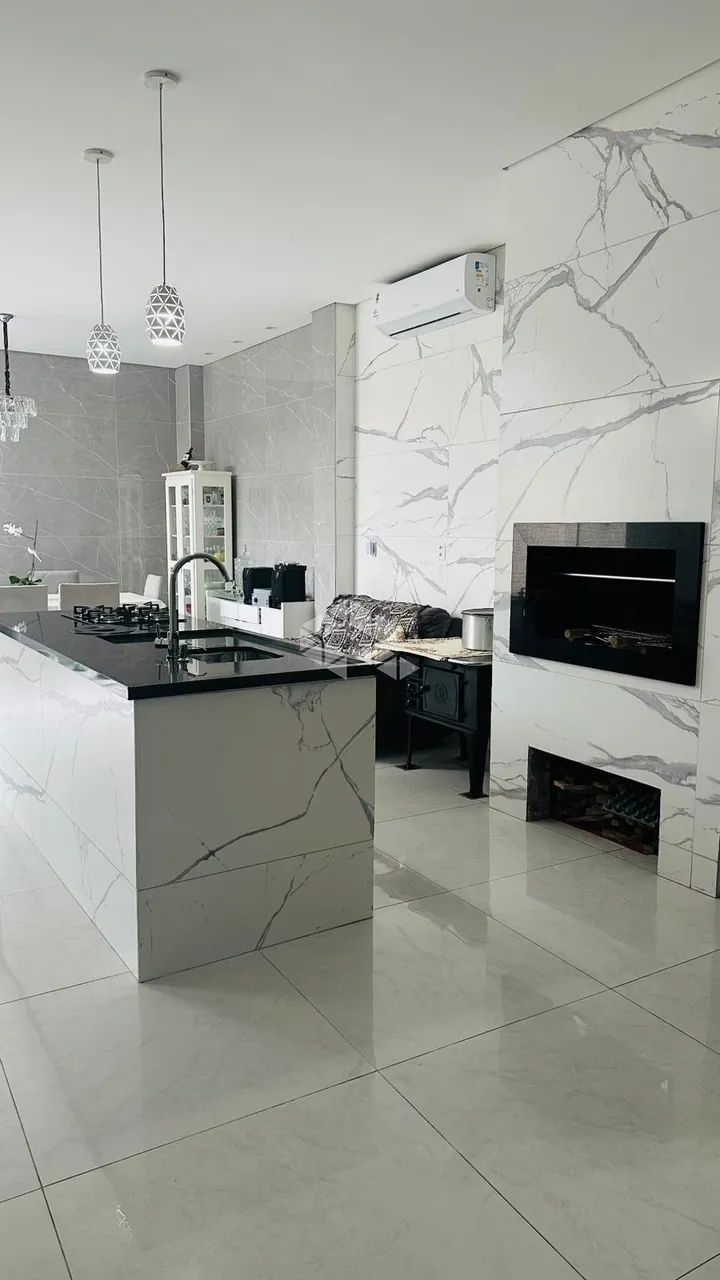 CASA COMERCIAL À VENDA NO ABRAÃO - AMPLO ESPAÇO E EXCELENTE POTENCIAL