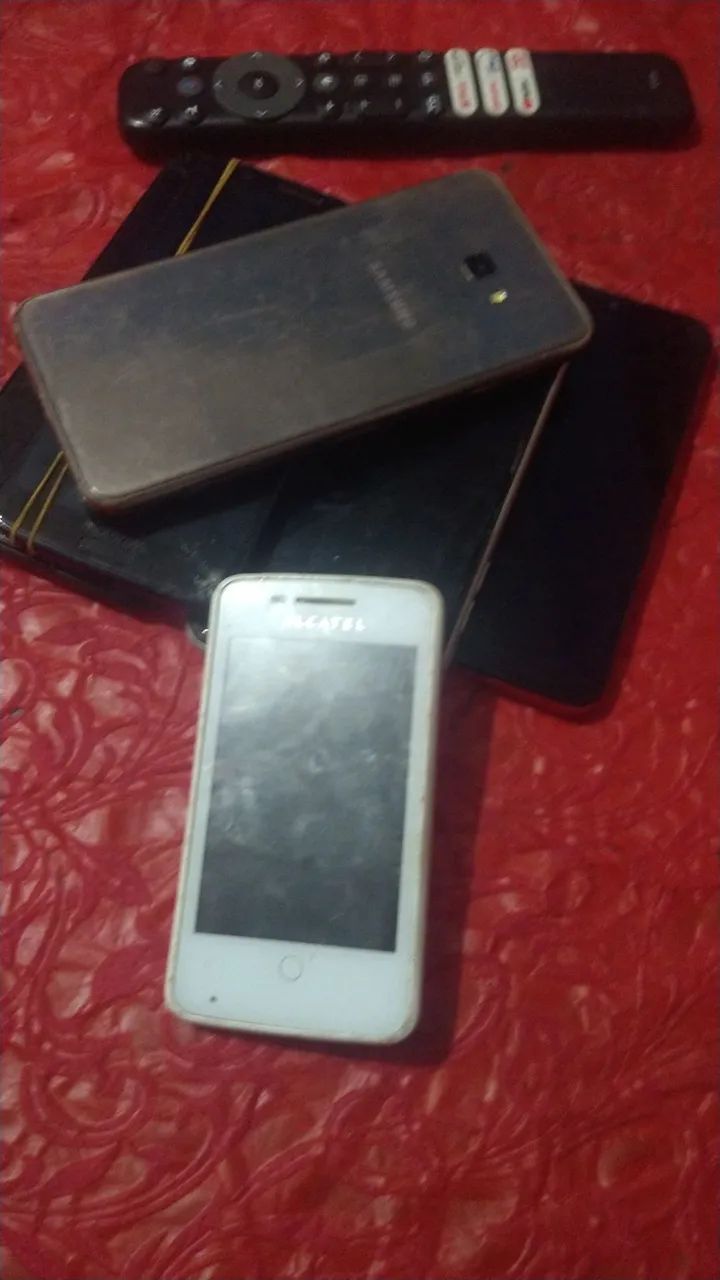 Celulares com telas ruins, Conectores e baterias  - Foto 2