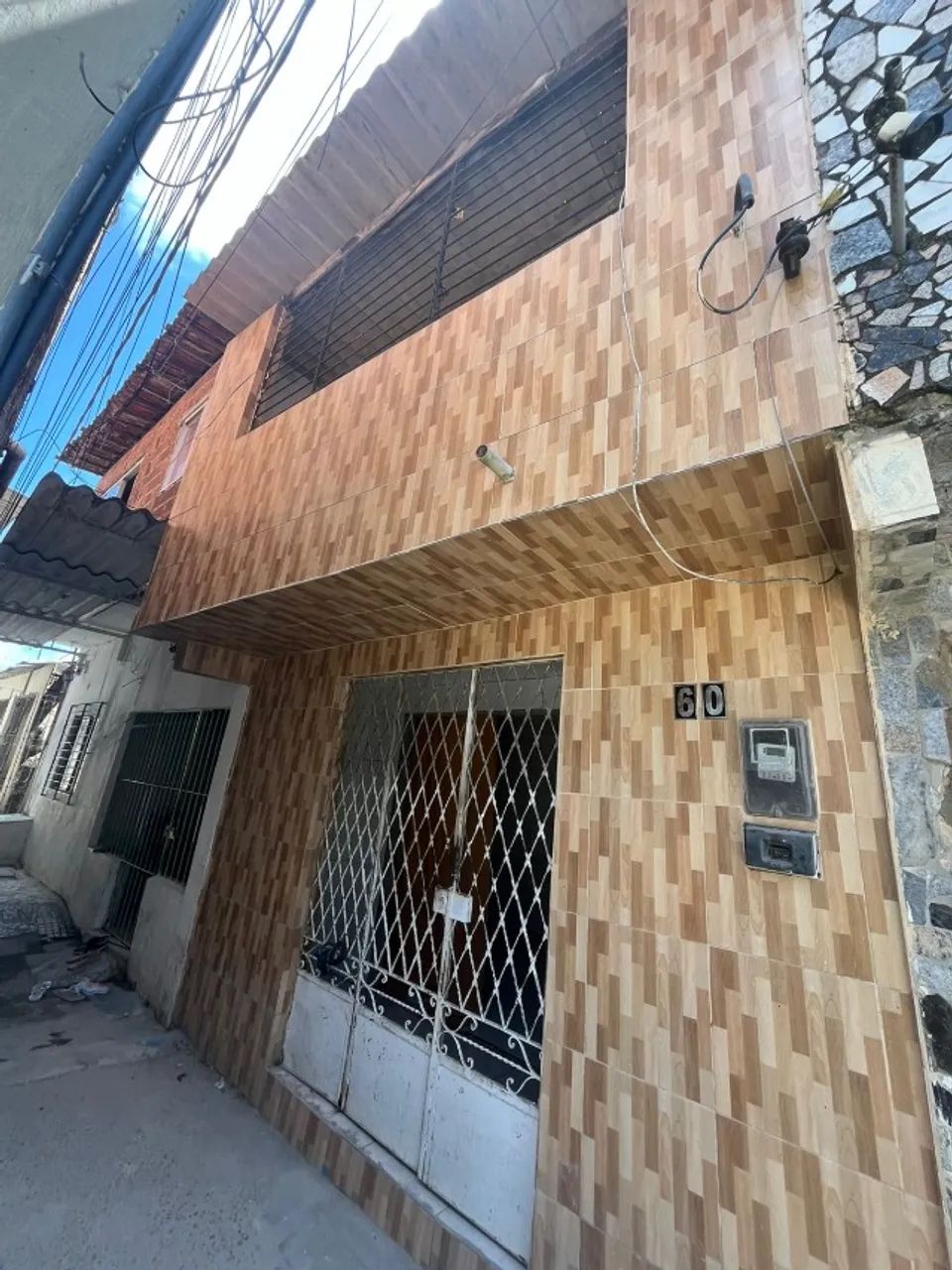Vende-se uma casa