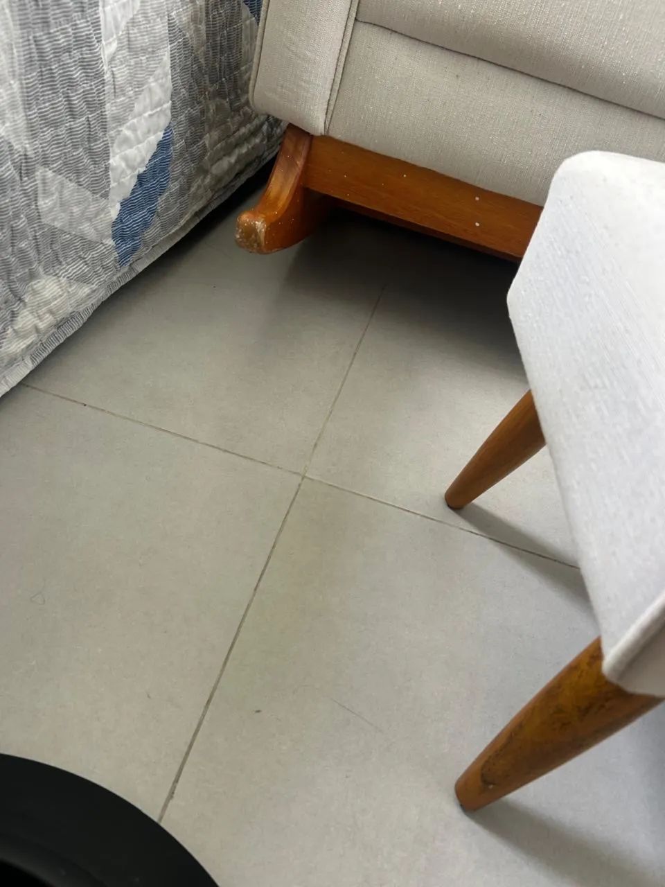 POLTRONA DE AMAMENTAÇÃO DE BALANÇO MADEIRA - Foto 2