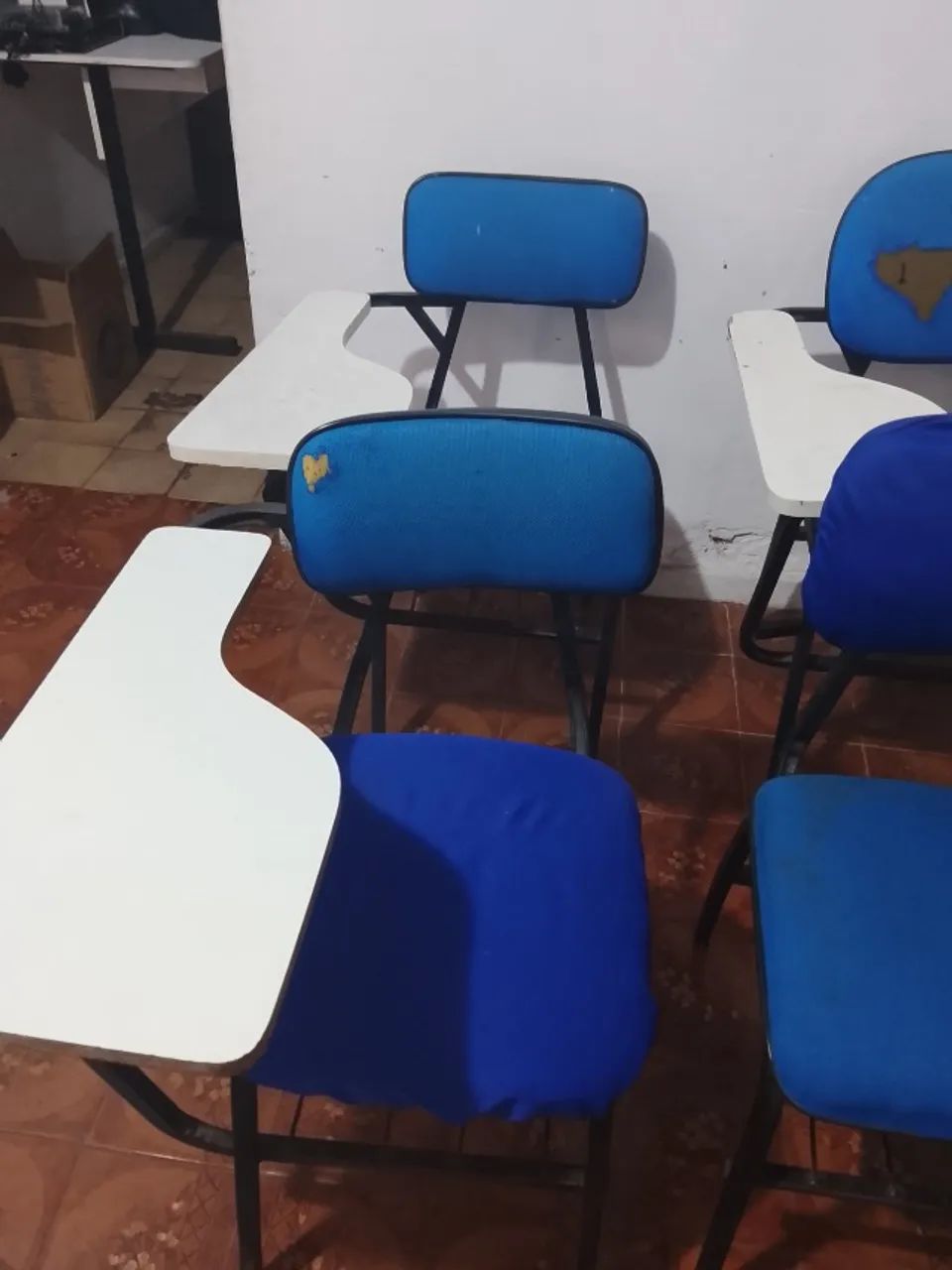 8 Cadeiras Universitárias Acolchoadas - Foto 3