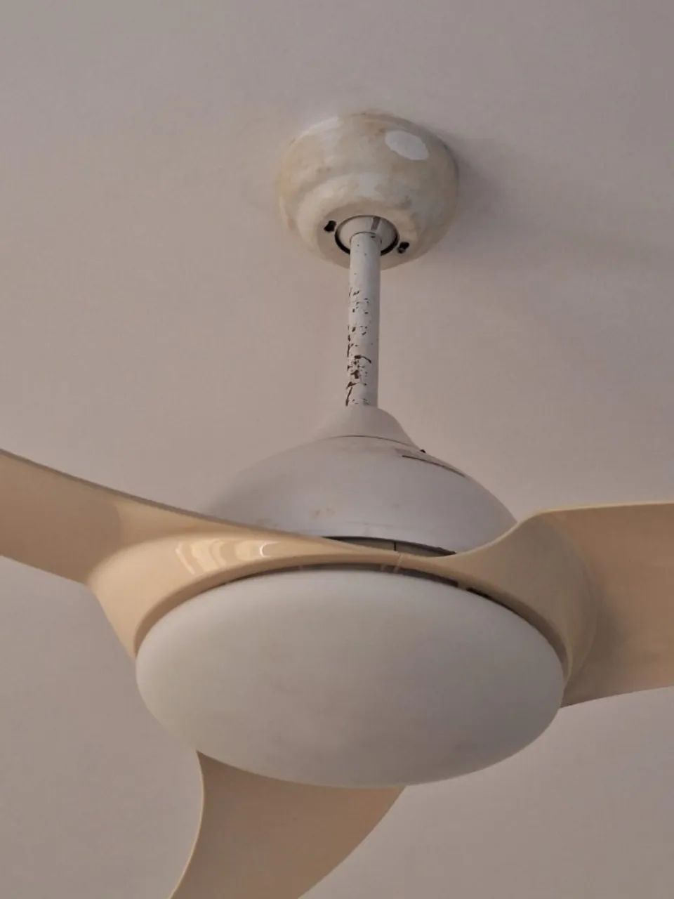 Ventilador de teto com defeito - Foto 2