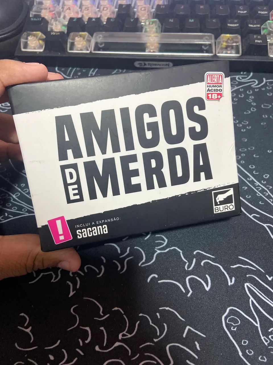 Jogo de carta amigos de merda 