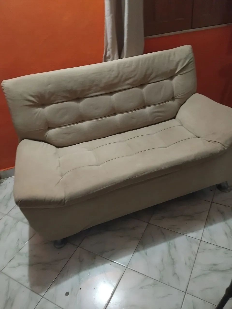 Vende sofa 2 lugares com defeito - Foto 3