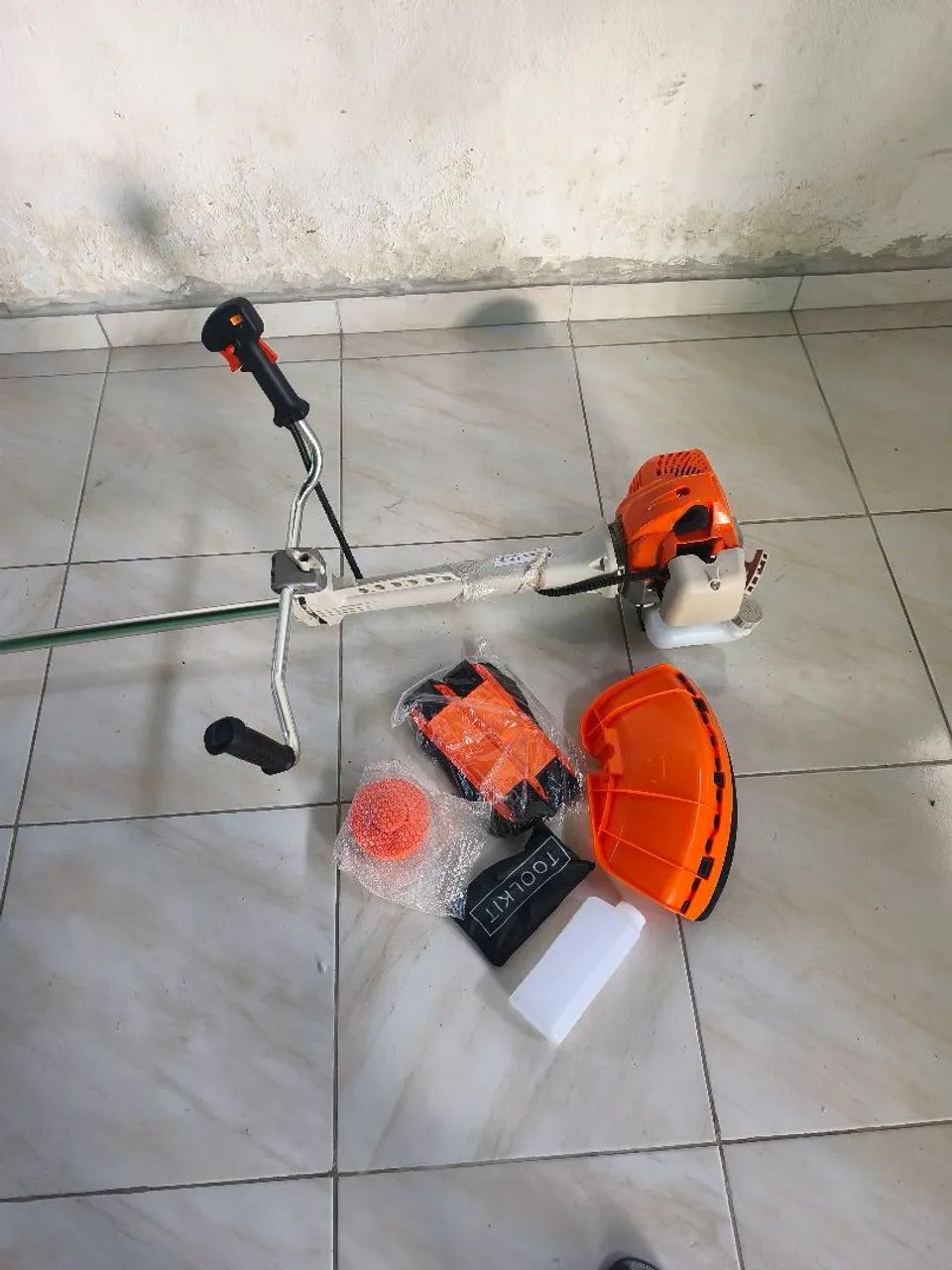 Roçadeira nova zero