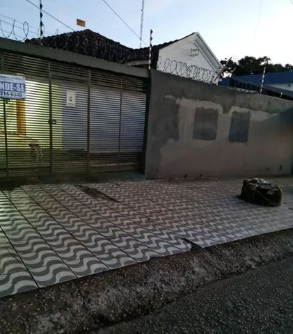 Vendo uma Casa na Rua Afonso Pena