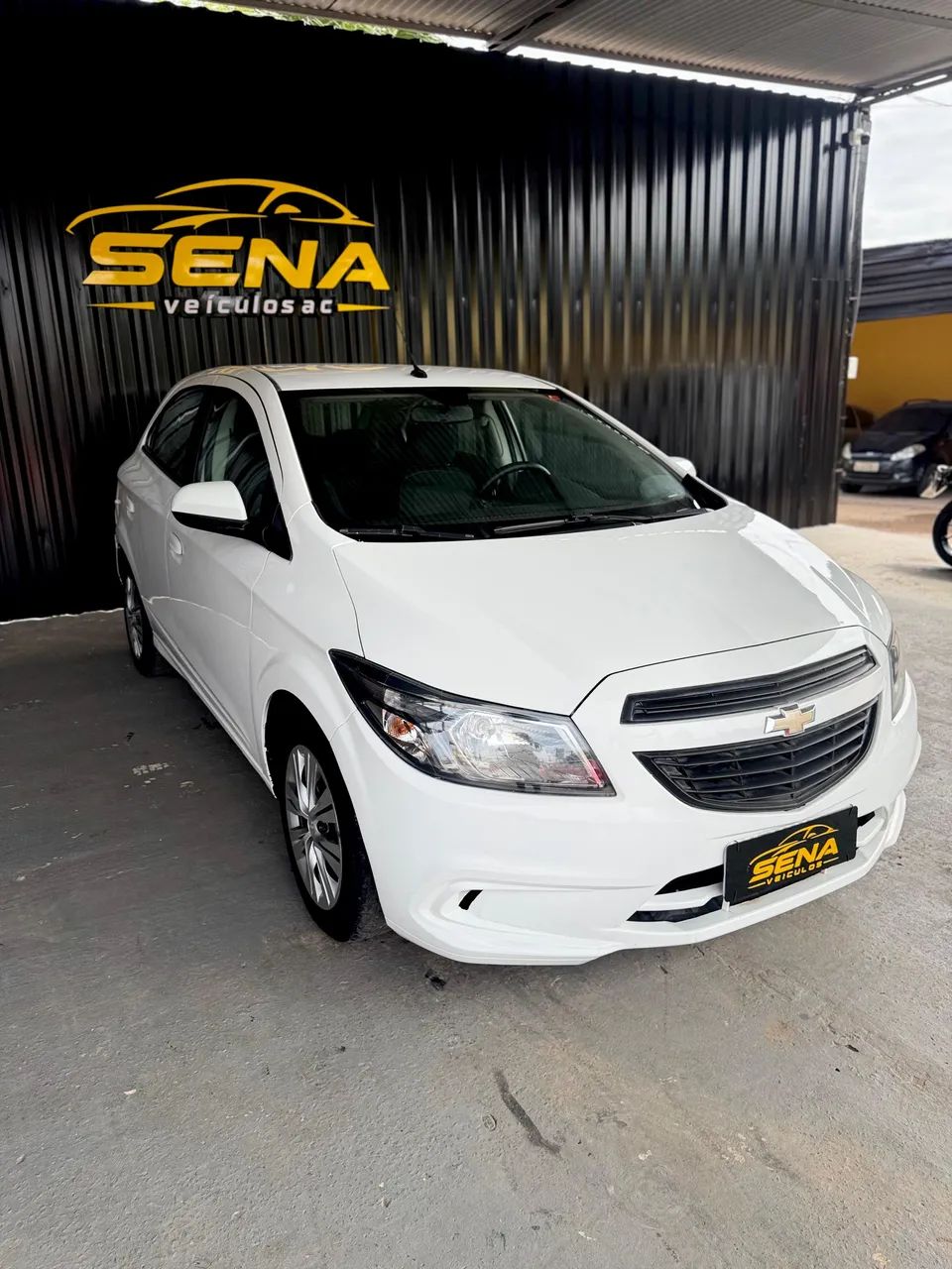 Chevrolet Onix JOY Hatch 1.0 8V Flex Mec. 4P 2019 - Foto 2