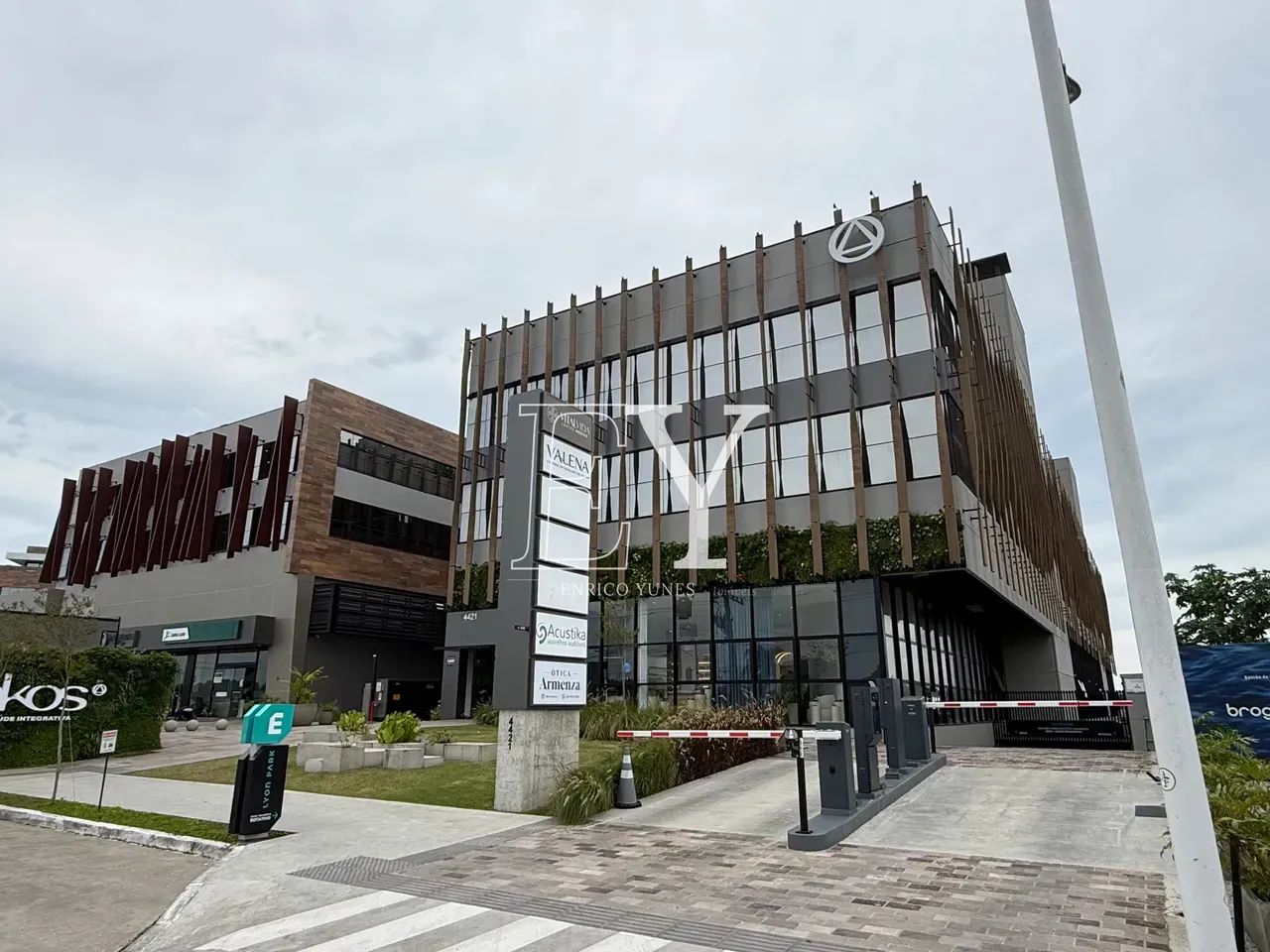 Sala Comercial no Ekos Saude Integrativa com 31m² no Campeche - Florianópolis - SC
